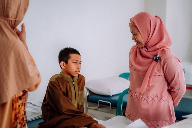 Didukung Jhonlin Group, Puluhan Tenaga Medis RS Marina Permata Layani Khitan Massal Gratis