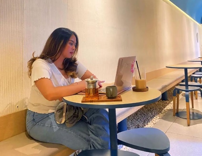7 Kafe Cozy di Jakarta untuk WFC yang Nyaman dan Bikin Kerja Makin Produktif!