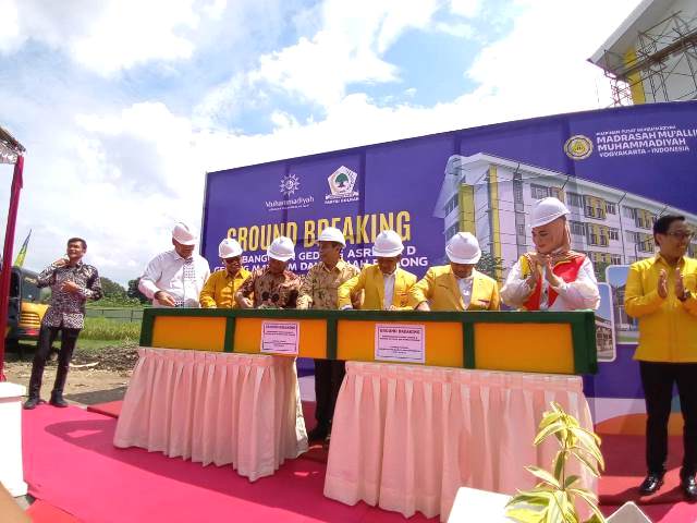 Tepati Janji ke Muhammadiyah, Bahlil Bangun Asrama Madrasah Muallimin di Bantul