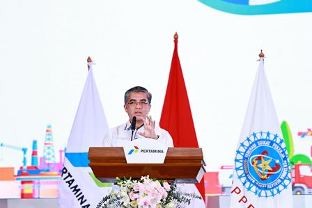 Menteri Ketenagakerjaan Saksikan Penandatanganan Perjanjian Kerja Bersama Pertamina dengan Serikat Pekerja