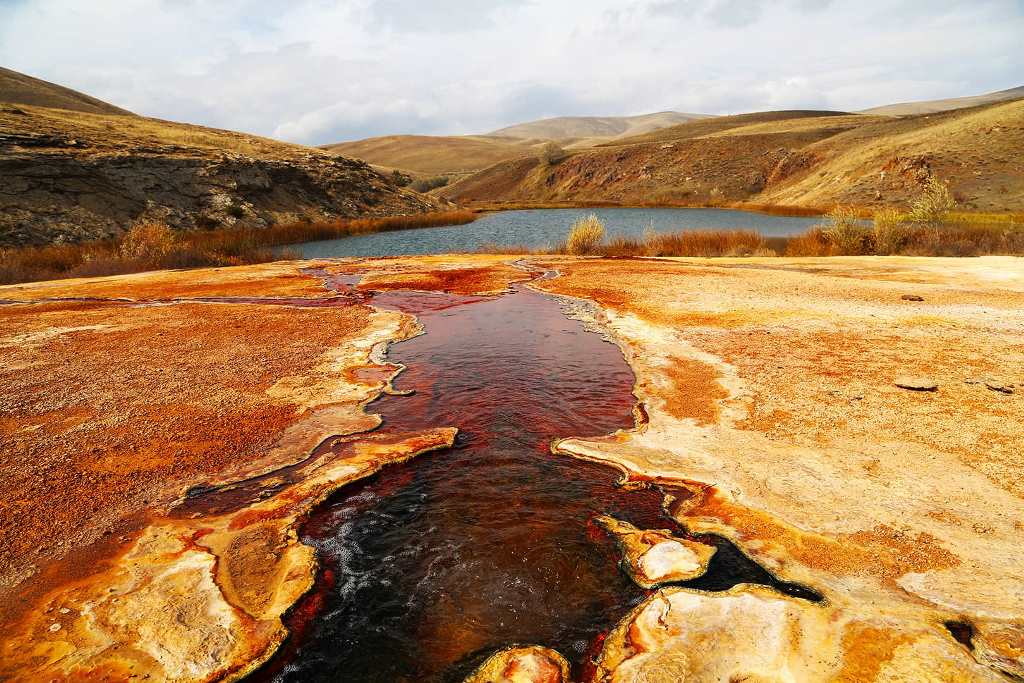 Otlukbeli Lake