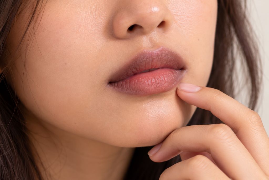 Potret Makro Bibir Alami