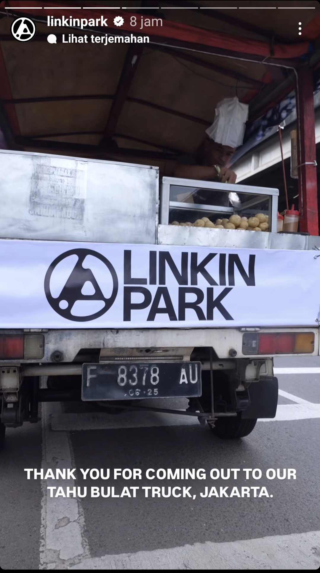 Linkin Park Bagi-Bagi Tahu Bulat Jelang Konser di Jakarta
