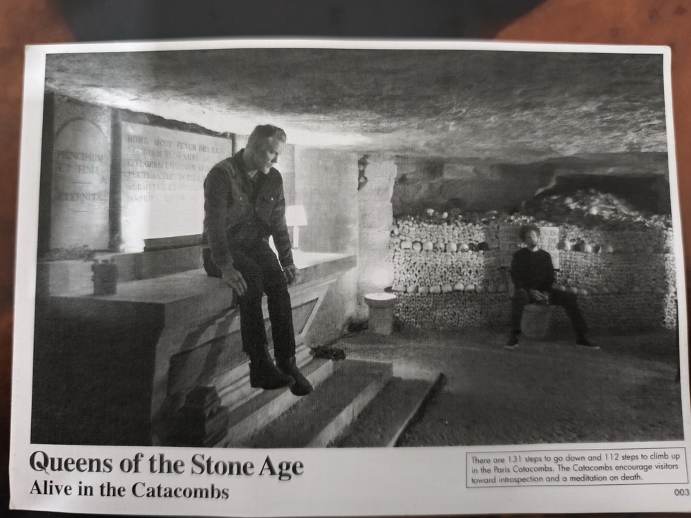 Rangkuman Film Konser Queens Of The Stone Age: Alive in the Catacombs