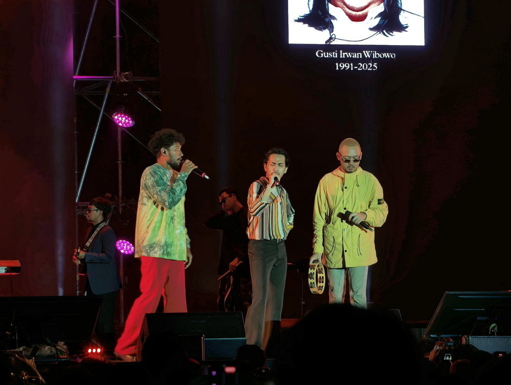 Momen Haru Tribute To Gustiwiw di Synchronize Fest 2025