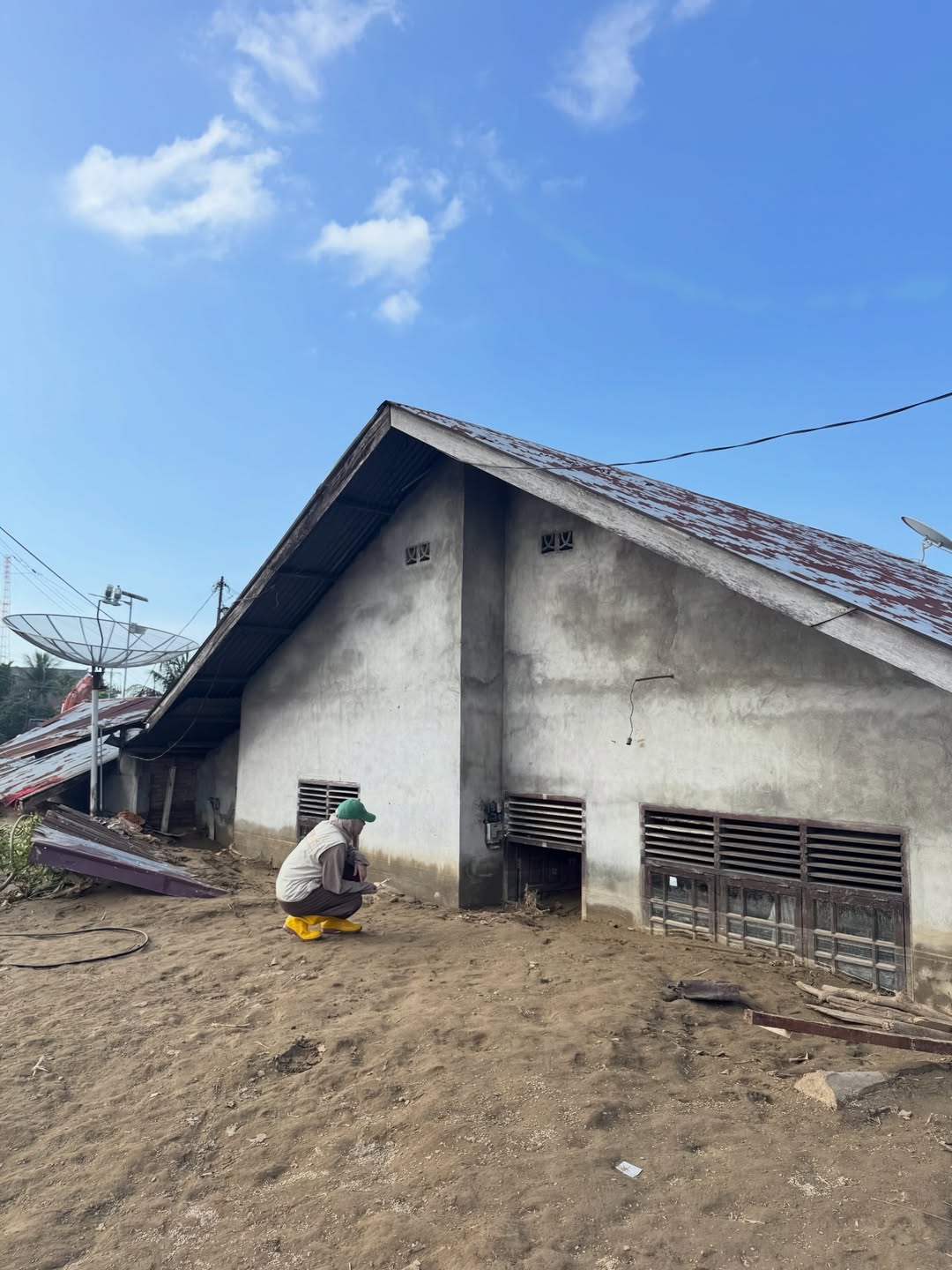 Jadi Relawan Banjir Aceh, Zaskia Adya Mecca Masak hingga Temui Bocah Penuh Lumpur