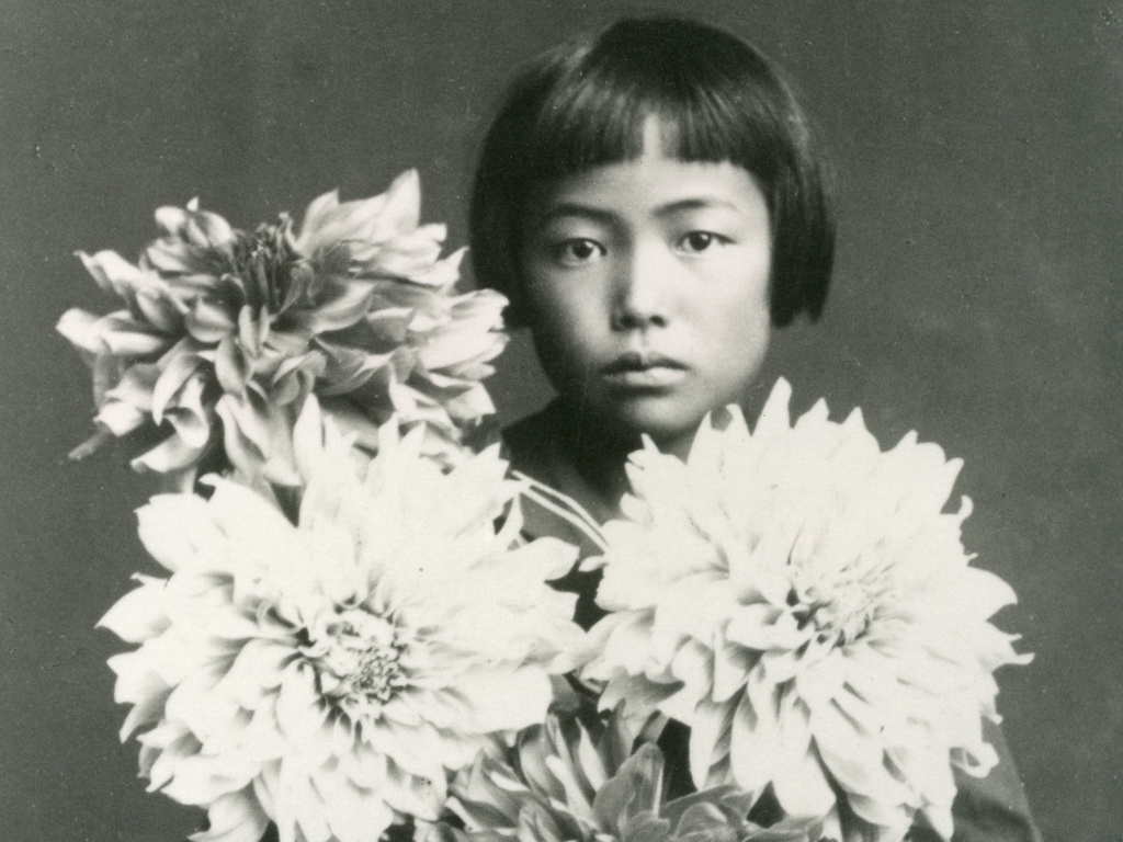 Mengenang Yayoi Kusama, Ratu Polkadot yang Ubah Trauma Masa Kecil Jadi Karya Seni