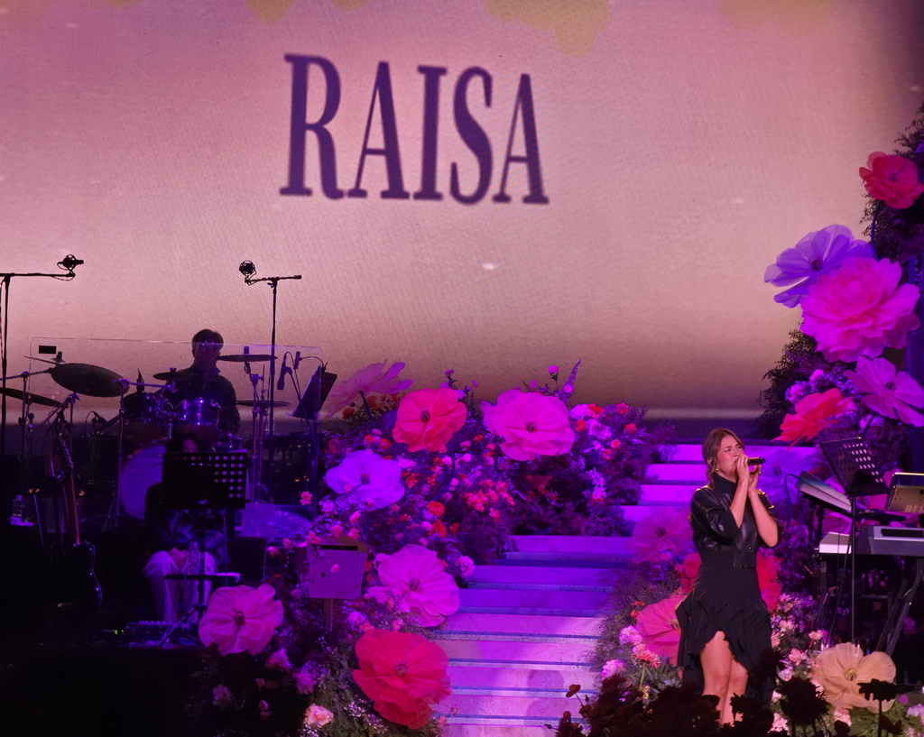 Kolaborasi Spesial Raisa dan Sung Si Kyung di Korea, Dipuji Lionel Richie