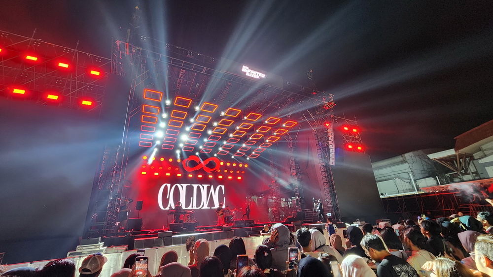 Keseruan Konser Coldiac di IIMS Infinite Live 2025