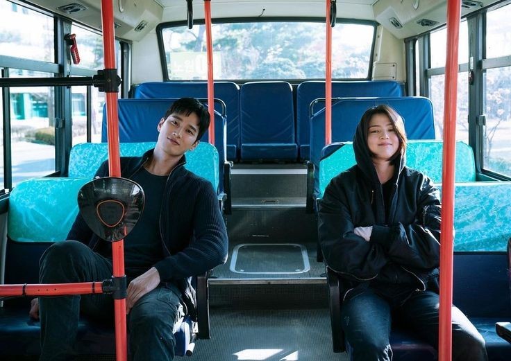 Sebelum Pacari Ryu Jun Yeol, Kenali 6 Pasangan Han So Hee Selama Main Drakor