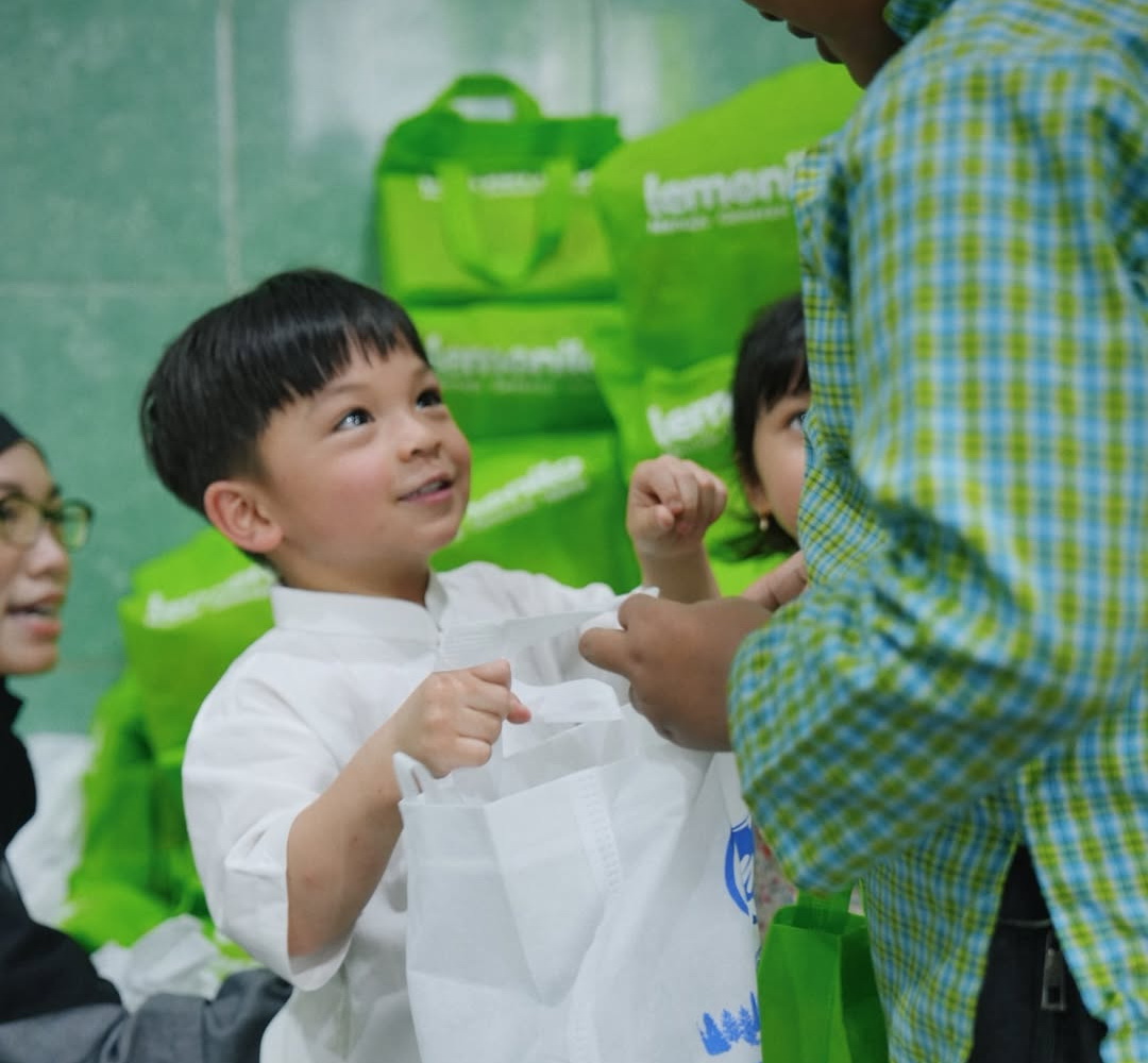 Momen Sederhana Anak Nikita Willy Rayakan Ulang Tahun di TPA