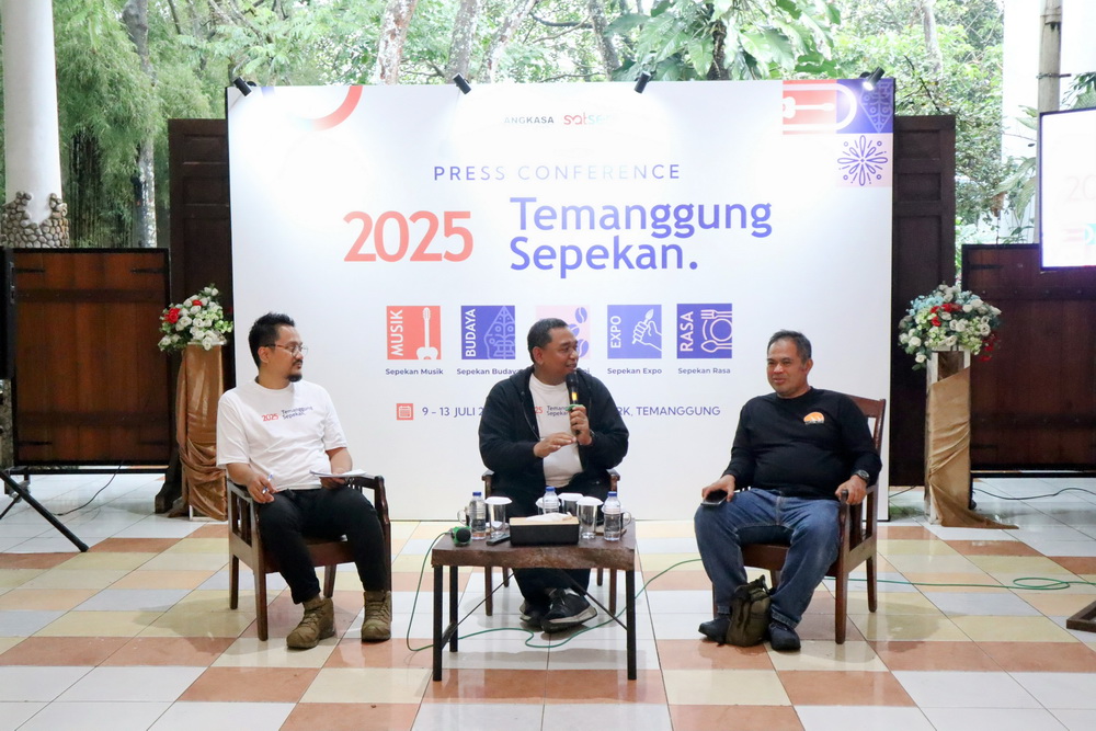 Festival Ini Sajikan Konser Kunto Aji dan Raim Laode Berlatar Dua Gunung