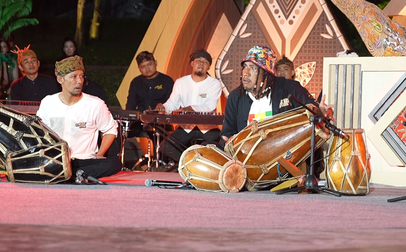 Kolaborasi Napak Jagat Nusantara dan Manshur Angklung Rayakan Kekayaan Budaya Indonesia