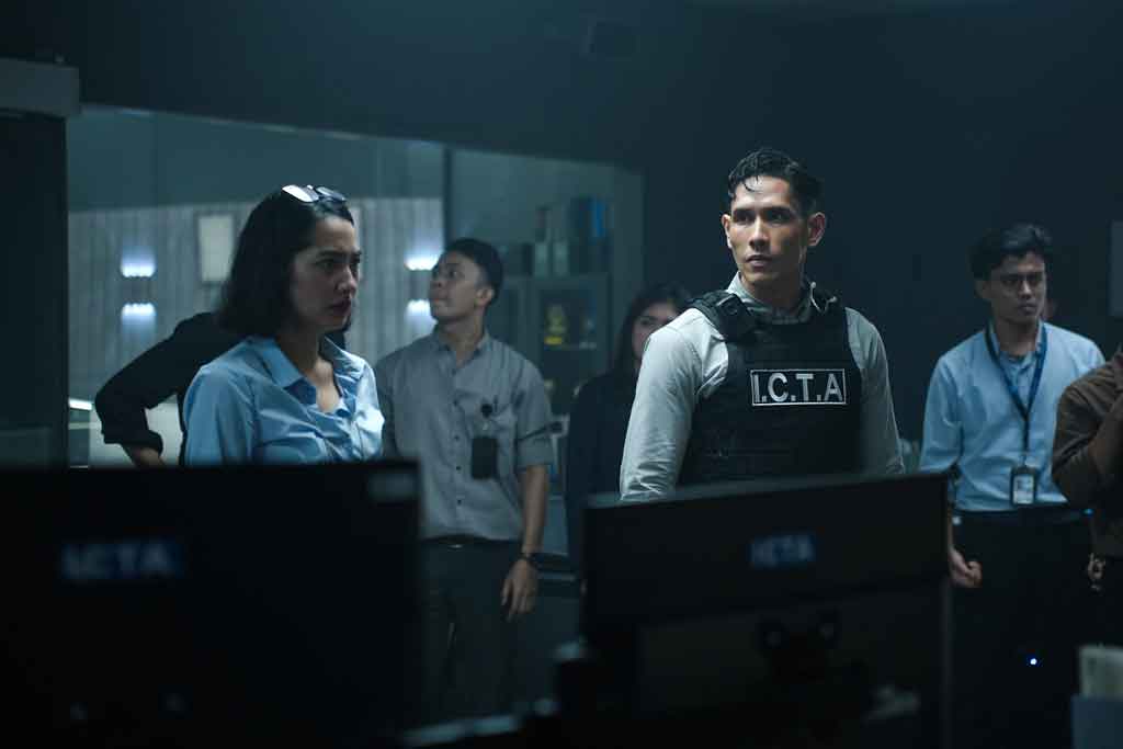 Ulasan Film 13 Bom di Jakarta, Penuh Aksi Tembak dan Ledakan Nyata