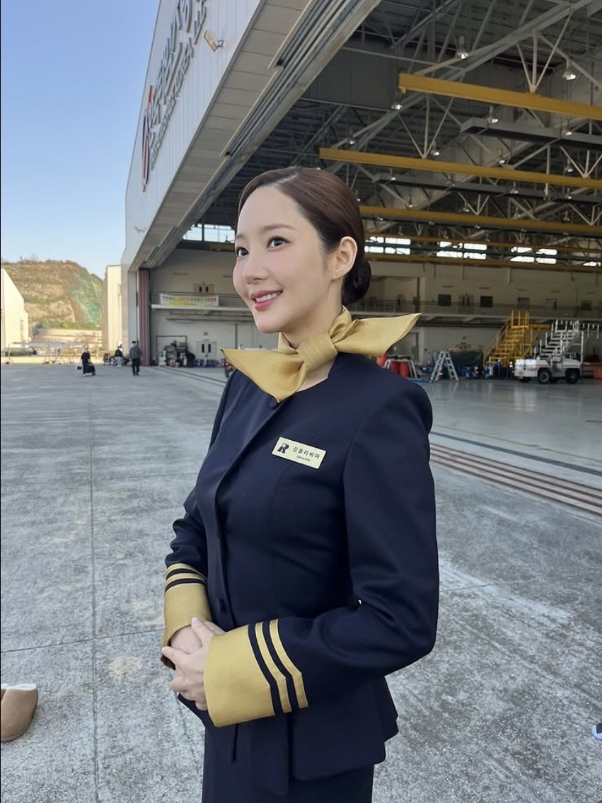 Park Min Young Bagikan Penampilan Karakternya di Drakor Terbaru Confidence Queen