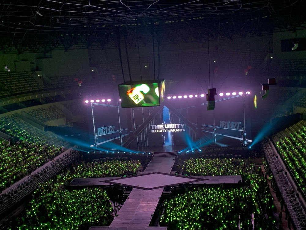 Intip Keseruan Konser NCT 127, Gombalin Sijeuni Sampai Salting!
