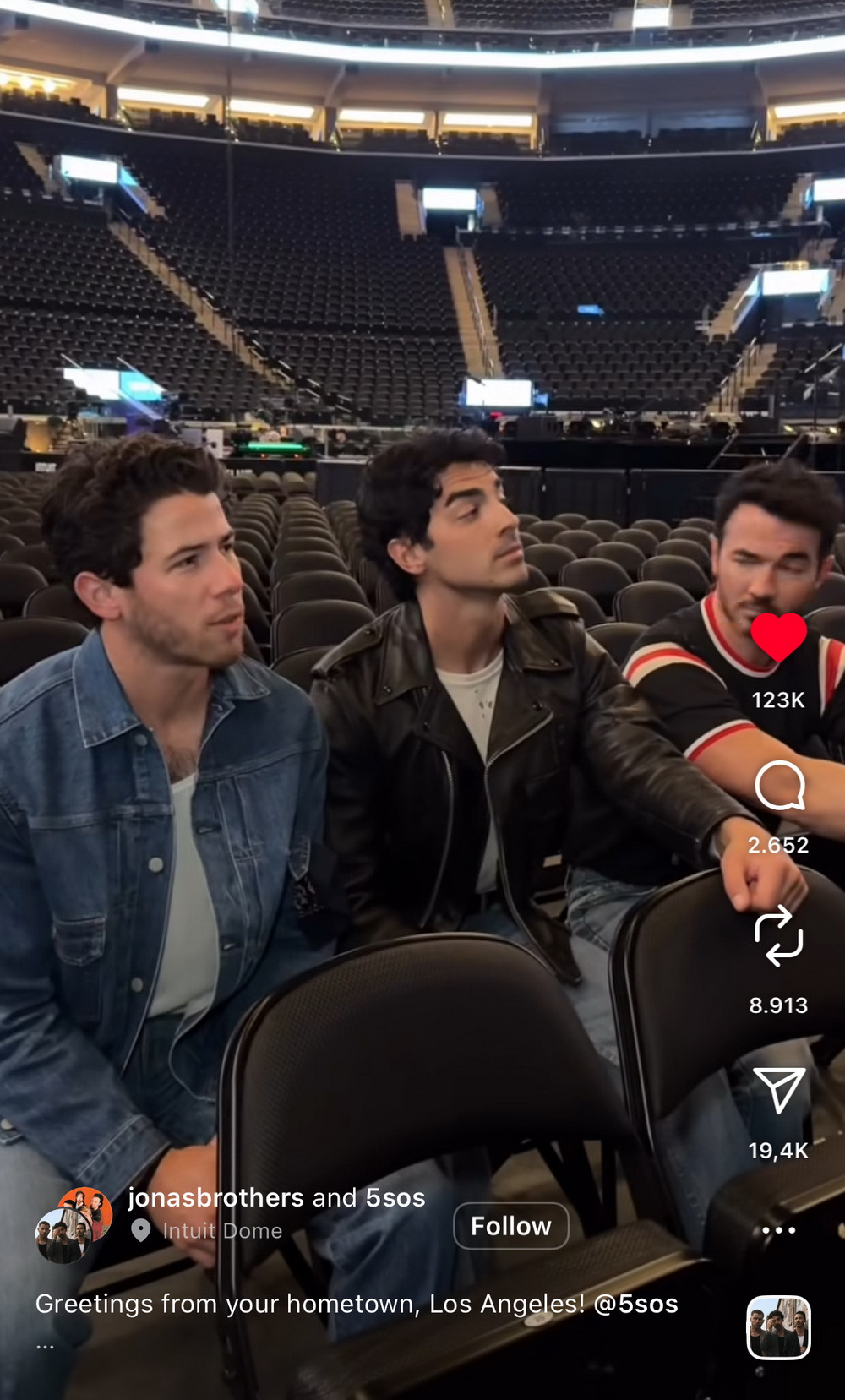 5 Seconds of Summer Reuni di Konser Jonas Brothers