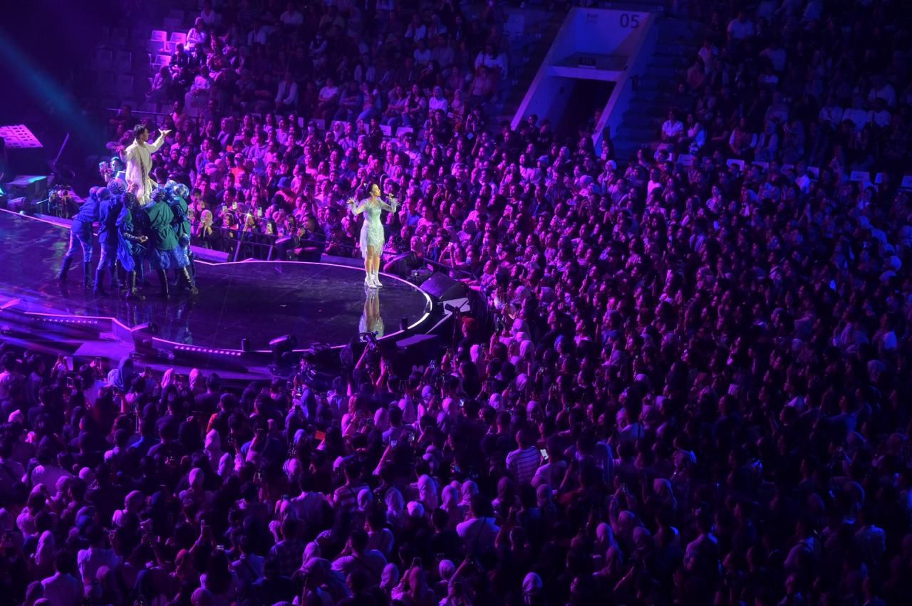 Momen Magis Tak Terlupakan di Konser Yura Yunita