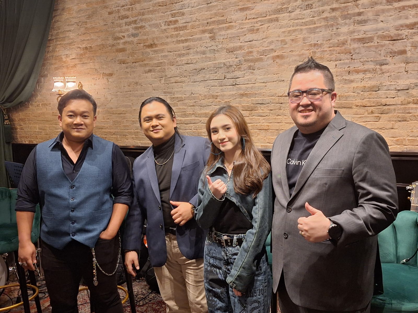 Penyanyi Malaysia Alyssa Dezek Ketagihan Kolaborasi dengan Musisi Indonesia