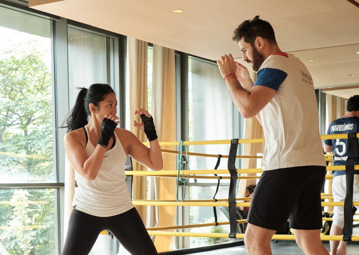 Bintangi Serial Reacher 4, Ini Momen Anggun Latihan Bareng Juara Dunia Kickboxing