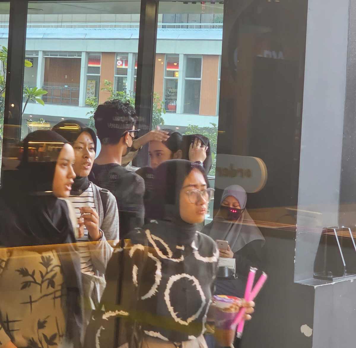 Alma Thania Tak Izin soal Tanggal Rilis Video Musik Maaf ke Pongki Barata?