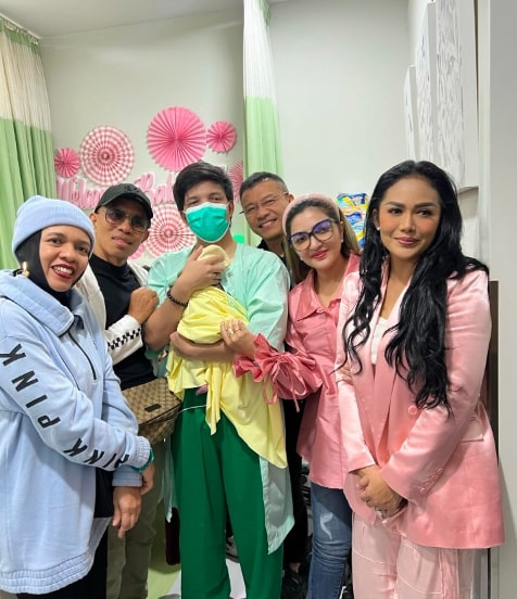 Selamat! Aurel Hermansyah Melahirkan Putri Kedua di Tanggal Cantik