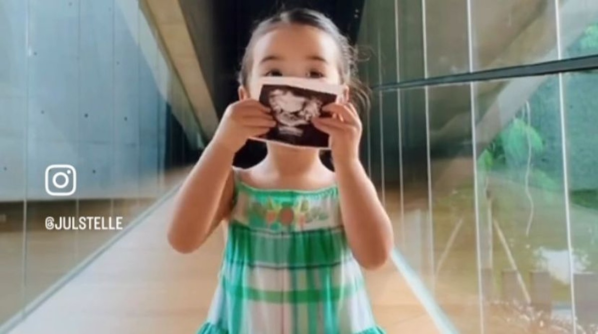 Julie Estelle Umumkan Kehamilan Kedua, Reaksi Anak Pertama Bikin Haru