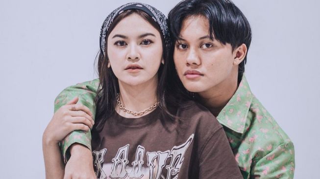 6 Pasangan Artis Indonesia Rayakan Tahun Baru 2024 di Luar Negeri, Siapa Saja?
