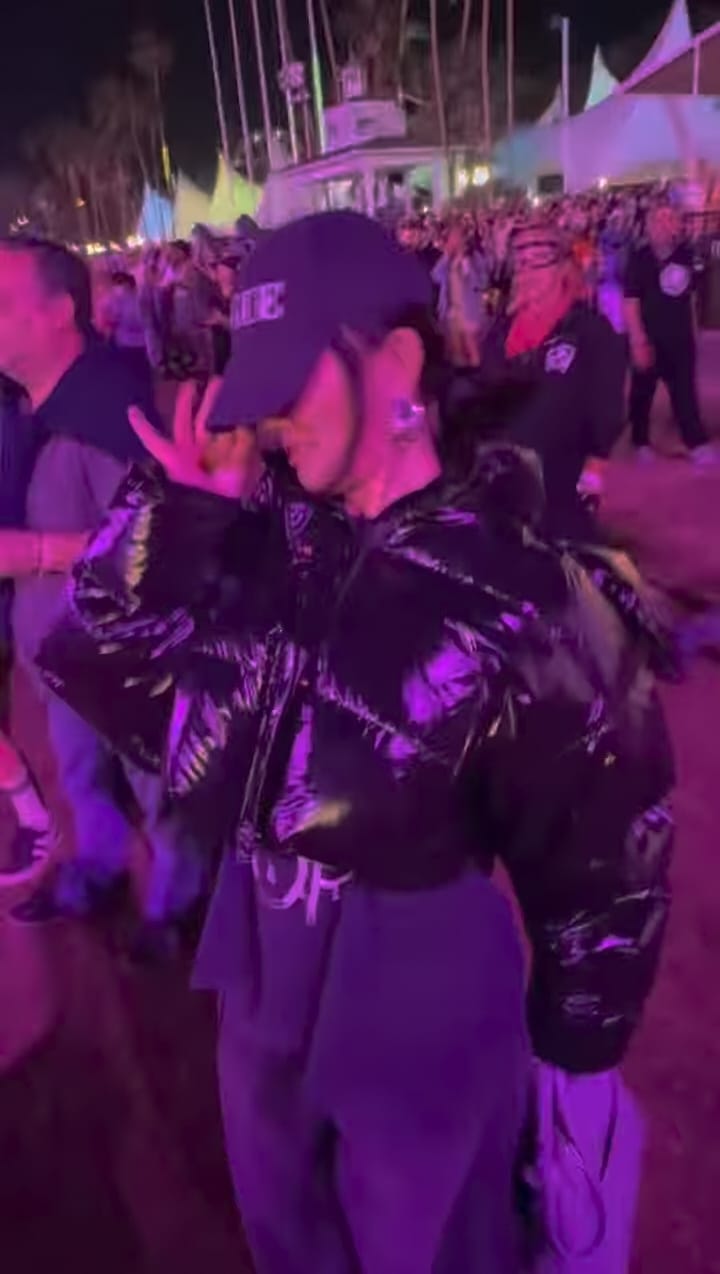 Agnez Mo Berjoget saat Missy Elliott Tampil di Coachella 2025