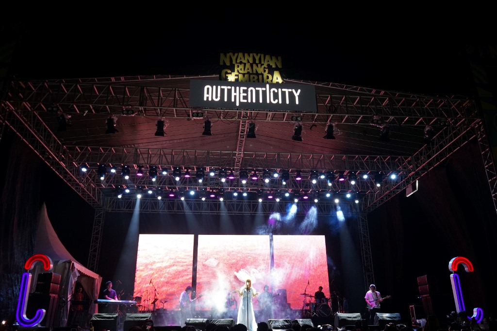 Kembali Hadir, Authenticity Sukses Ramaikan Panggung Nyanyian Gembira di Palembang