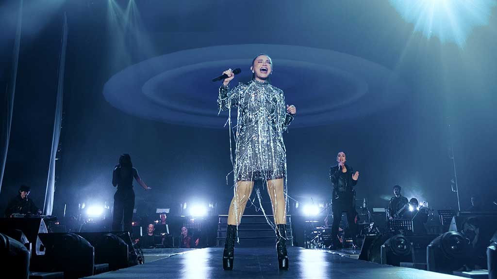 Ulasan Film Dokumenter All Access To Rossa 25 Shining Years