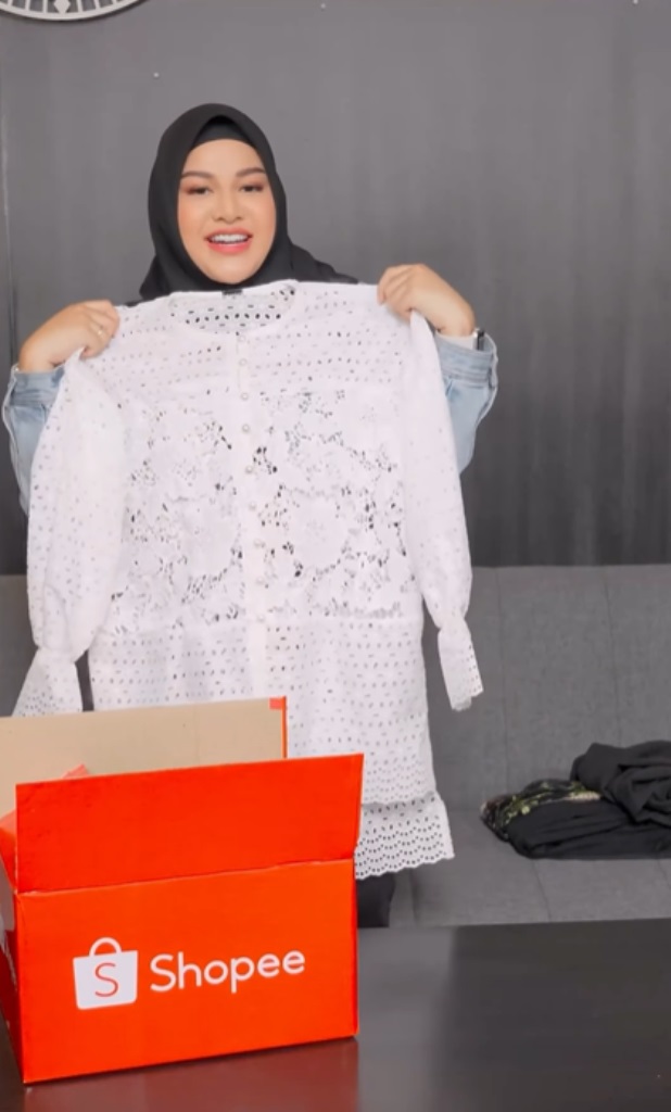 Girang Rasakan Manfaat Layanan Shopee Garansi Bebas Pengembalian, Unggahan Aurel jadi Sorotan