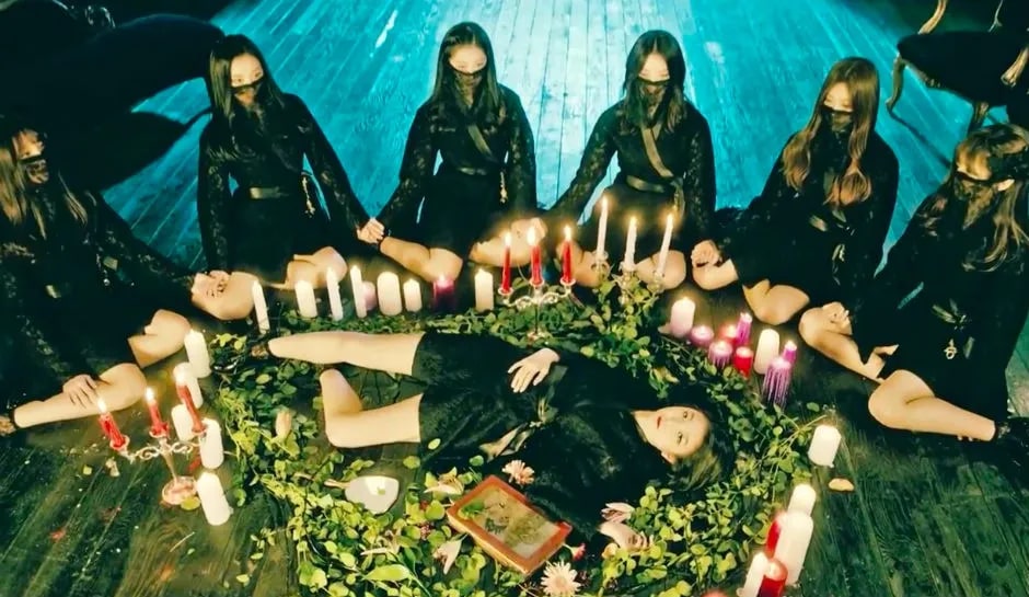 Deretan Lagu K-pop yang <i>Vibesnya</i> Halloween Banget, Wajib Masuk <i>Playlist</i>!