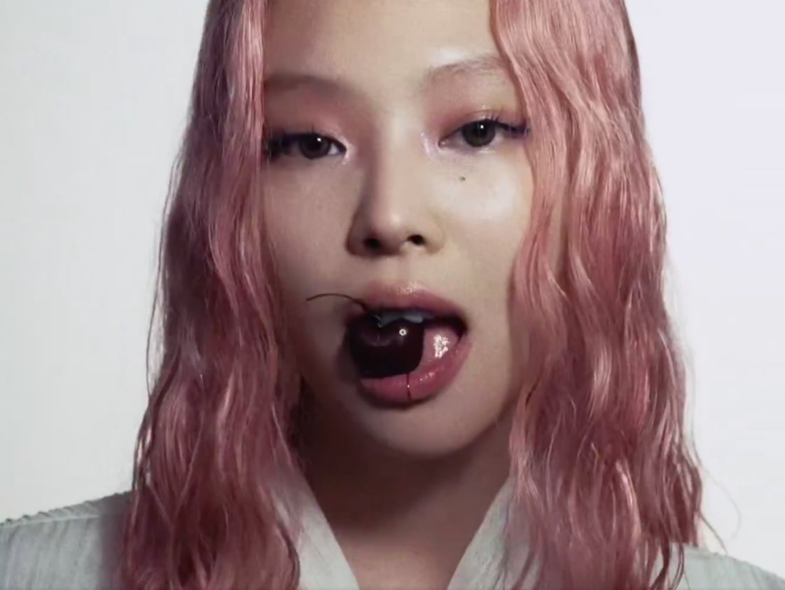 Jennie BLACKPINK Tampil dengan Rambut Pink dalam Teaser Mantra