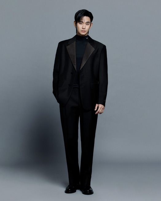 Potret Kim Soo Hyun usai Resmi Jadi Brand Ambassador Prada