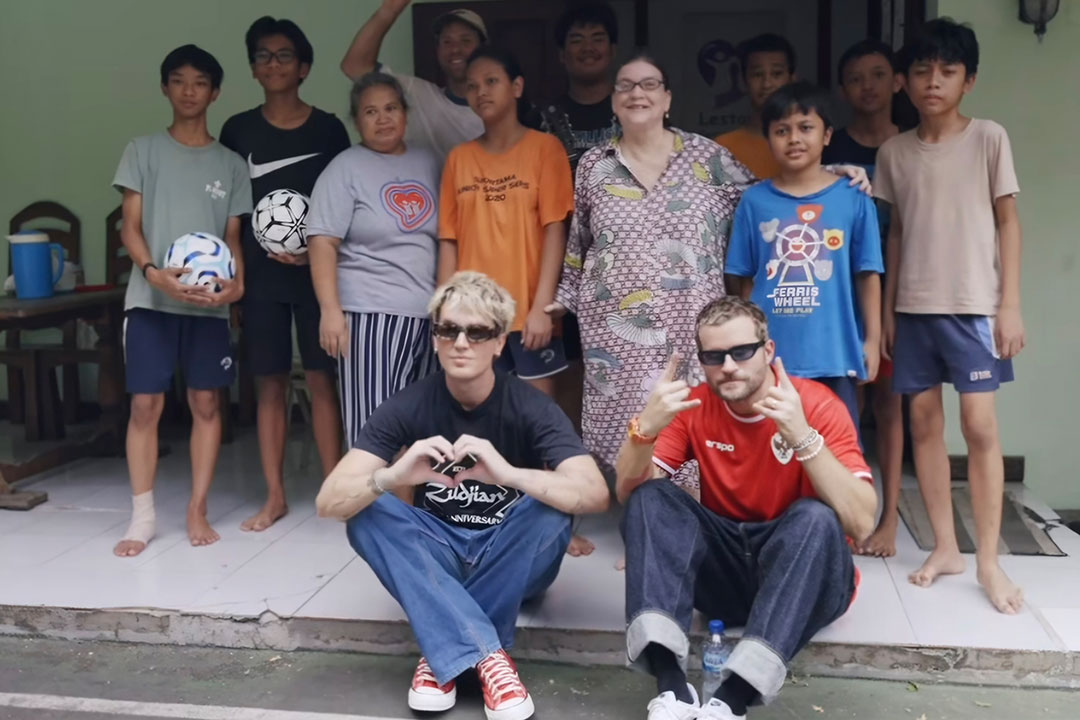 LANY Sukses Konser 2 Hari di Jakarta, Sempat Mampir ke Panti Asuhan