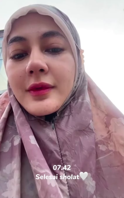 Curhat Paula Verhoeven Pertama Kali Salat Idulfitri Tanpa Anak: Terasa Sangat Berbeda