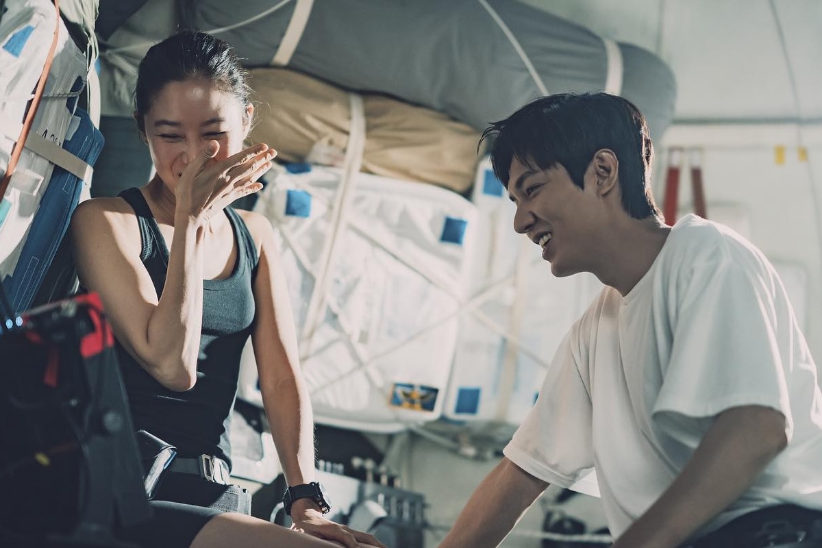 8 Drakor yang Dibintangi Lee Min Ho, Terbaru <i>When the Stars Gossip</i>