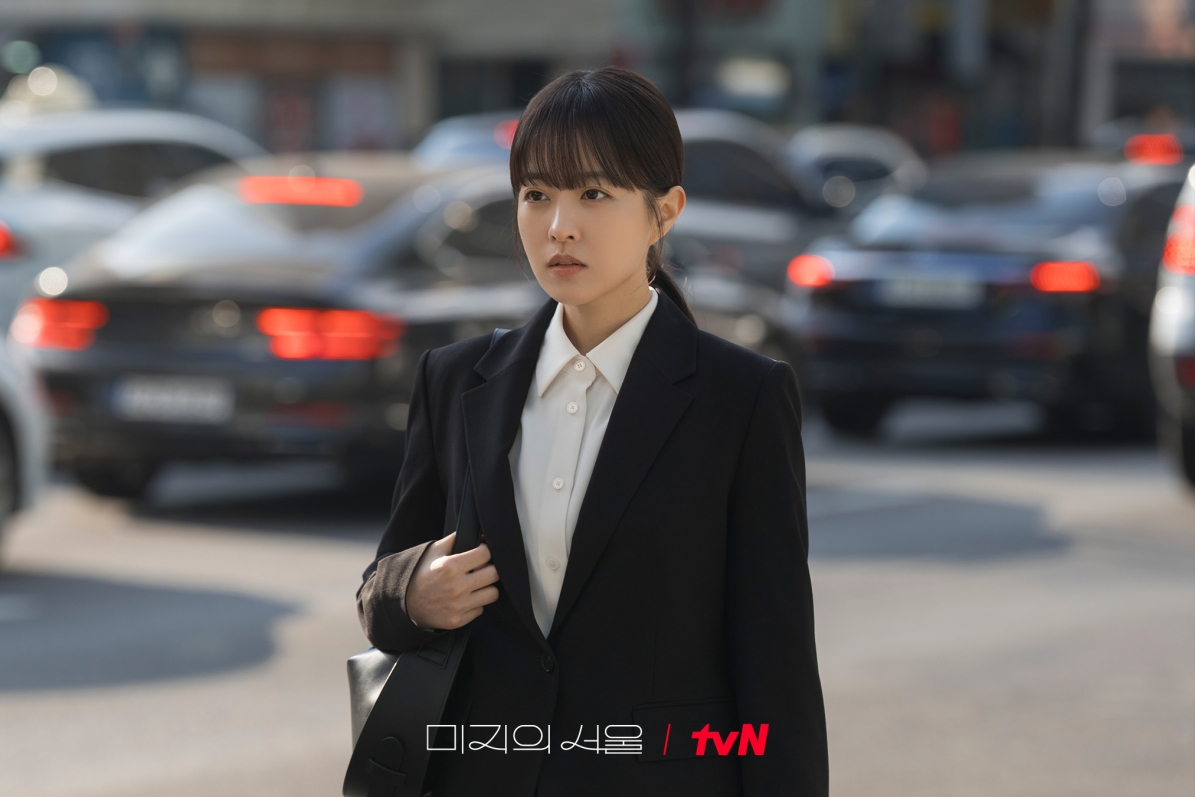 Park Bo Young Perankan 2 Karakter Berbeda dalam Drakor Our Unwritten Seoul