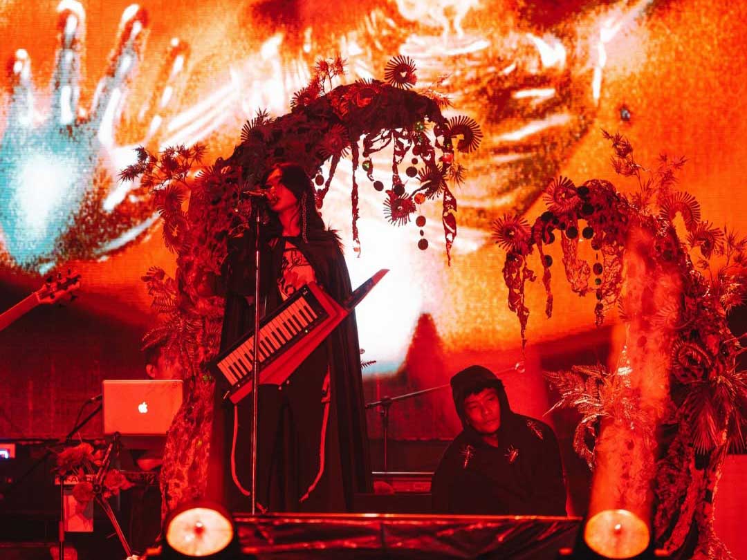 Isyana Sarasvati x Kasimyn Menggila di Ujung 2025