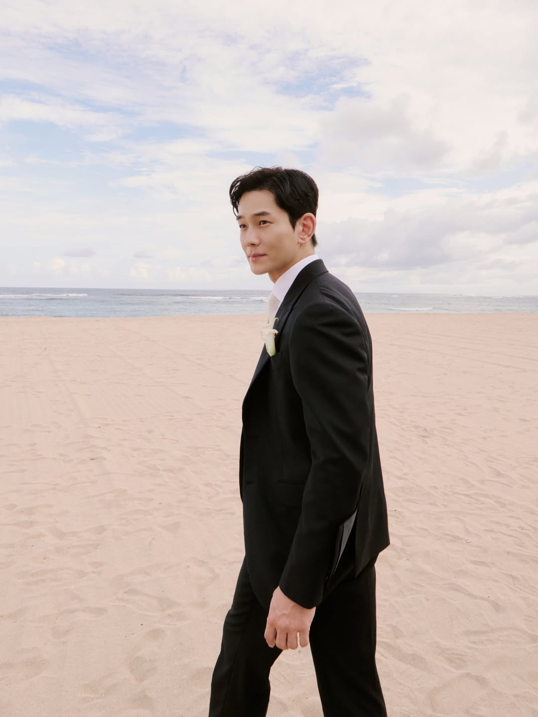 5 Potret Pernikahan Romantis Min-ah Girls Day dan On Joo-wan di Bali