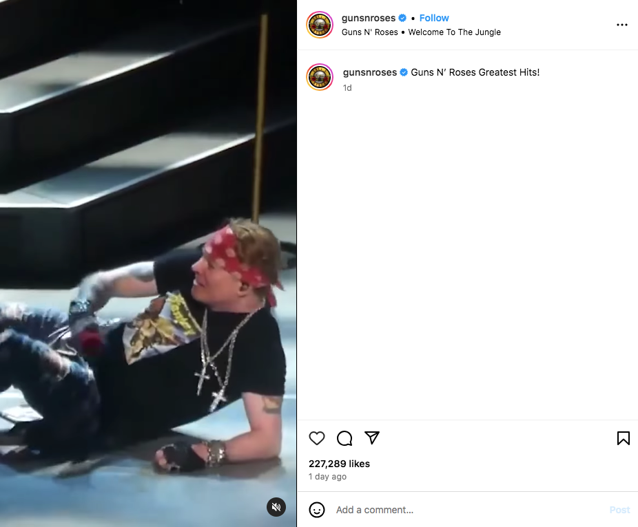 Guns N Roses Unggah Video Kompilasi Axl Rose Terpeleset hingga Jatuh di Panggung