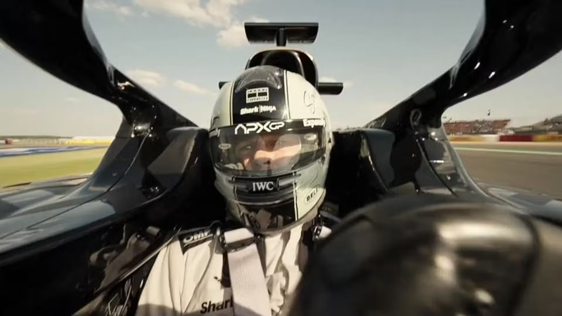 Review Film F1: Suguhkan Aksi Balap yang Realistis dan Menegangkan