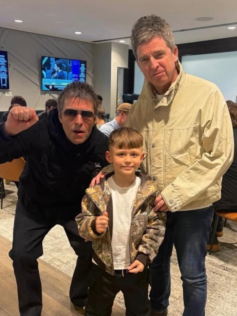 Makin Akur! Liam & Noel Gallagher Nobar Manchester City di Laga Carabao Cup