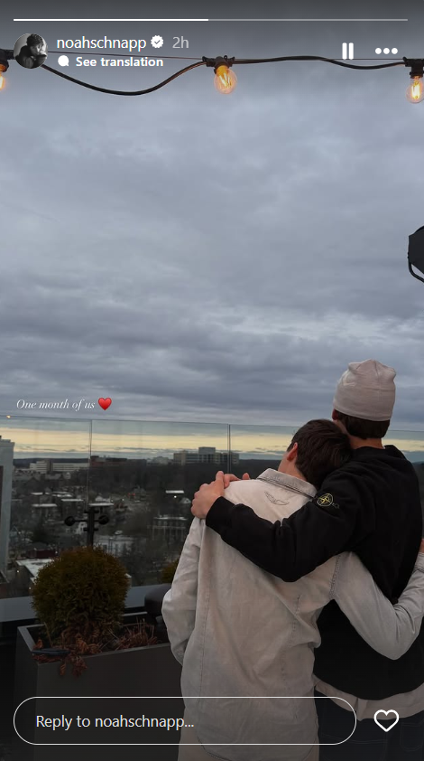 Noah Schnapp Go Public, Rayakan Satu Bulan Hubungan dengan Kekasih Baru