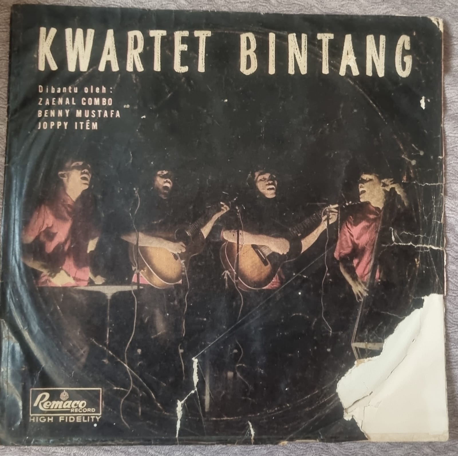 Guntur Soekarno Terima Rekor MURI atas Kiprah Bermusik Lewat Aneka Nada dan Kwartet Bintang