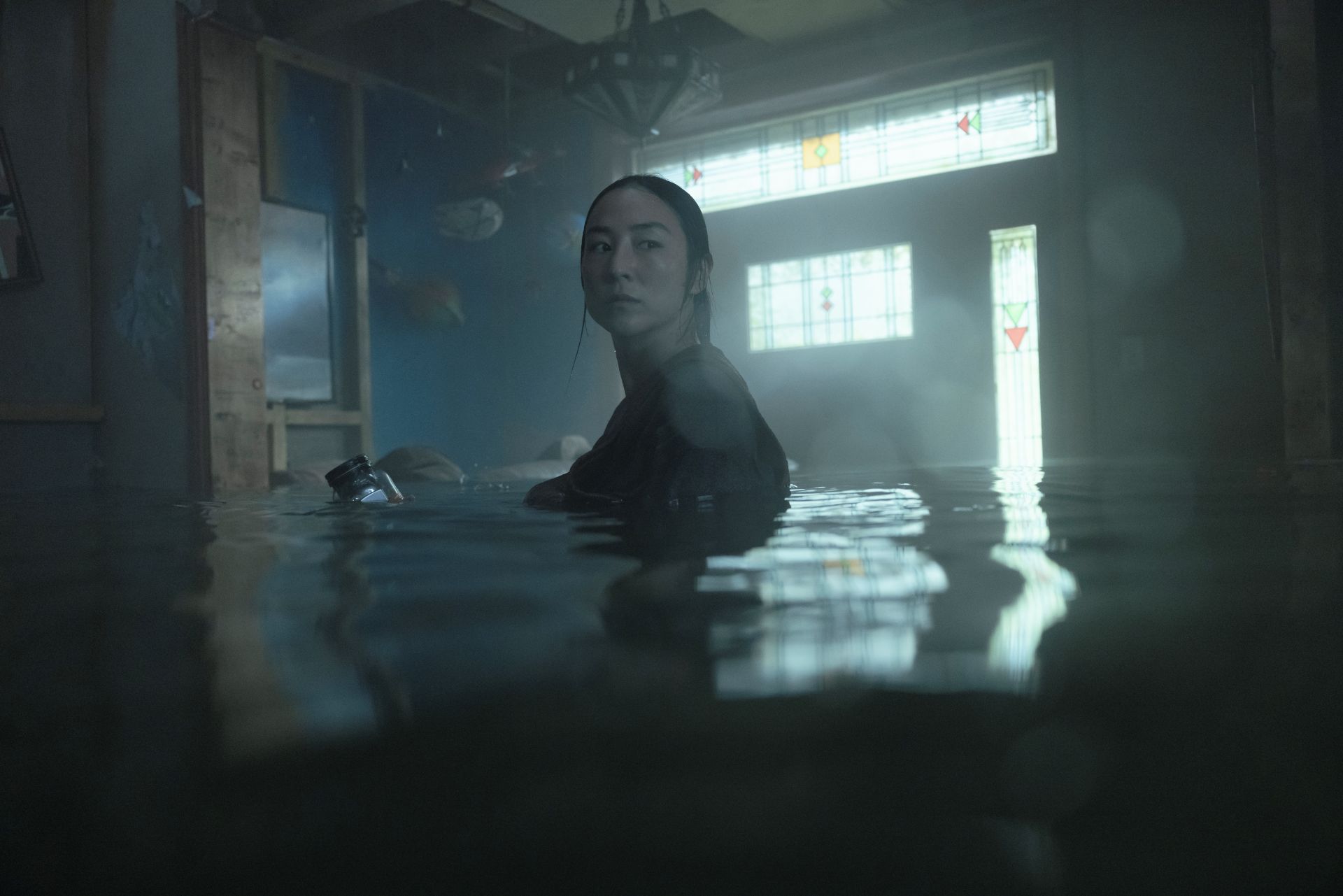 Penjelasan Ending Film The Last House di Netflix dan Makna Rahasia Suara Hello