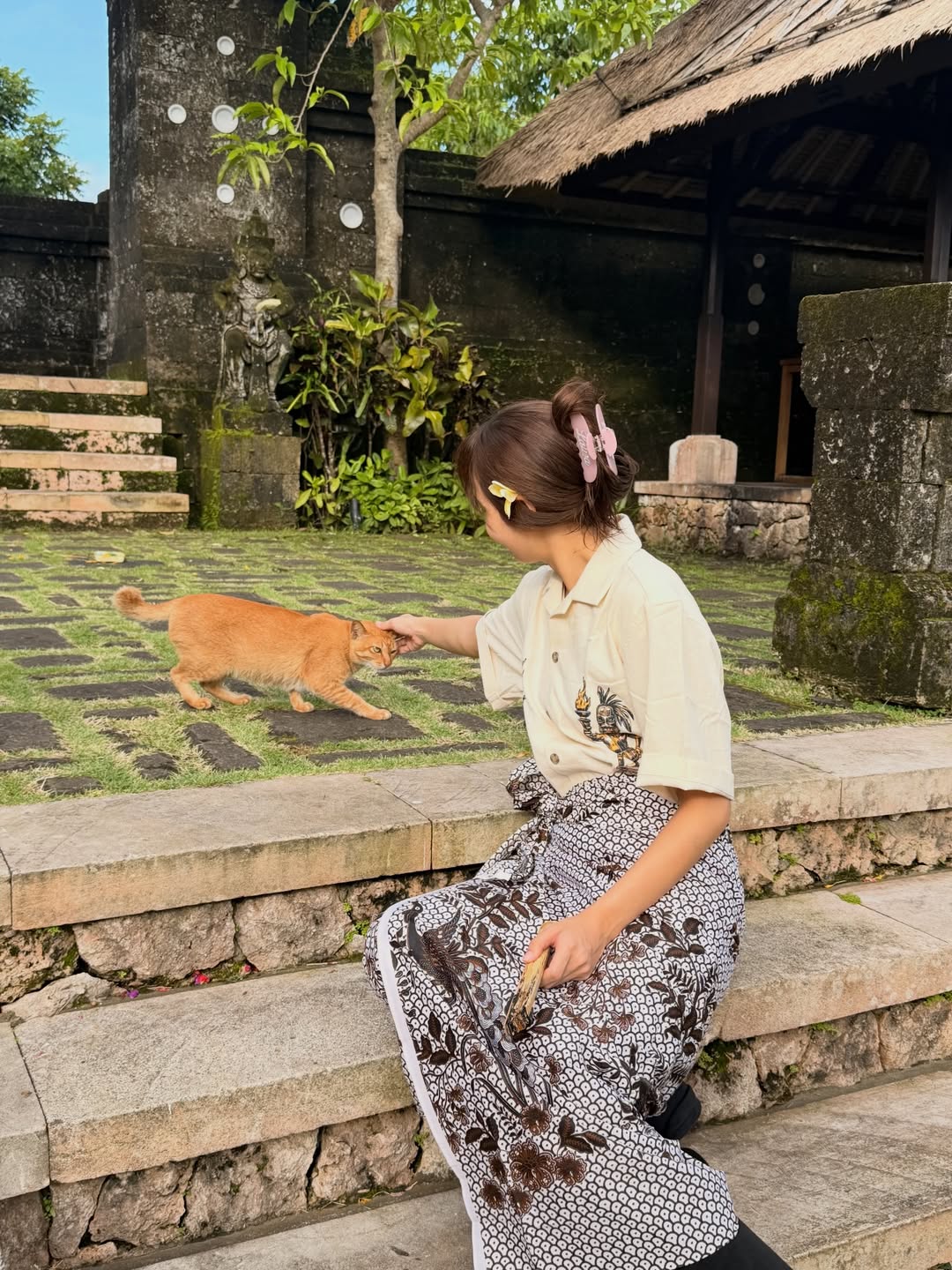 Gaya Lisa BLACKPINK Pakai Batik di Bali Jadi Sorotan, Intip Potretnya