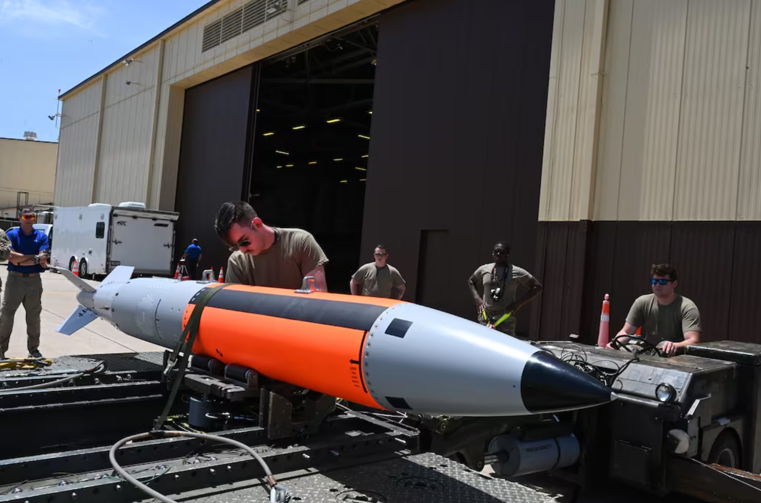 B-52: Pesawat Pengebom Nuklir AS untuk Melindungi Israel Lawan Iran