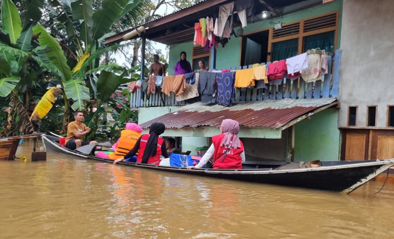 Flood and Landslide Hit West Sumatra, 32 Peoples Died